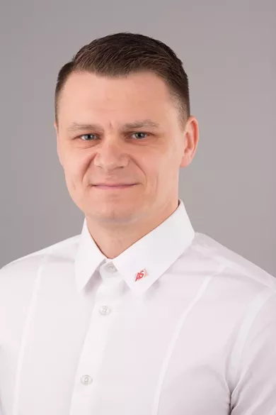 Artur Bubienko Kierownik Magazynu W AS PL 690