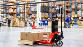 1986 - The first pallet truck scale is created