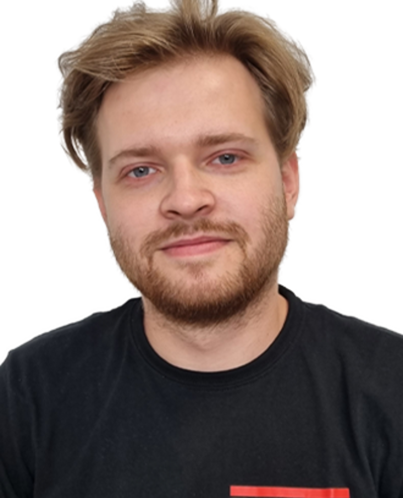 Maciej Ciesielski Png 330X460